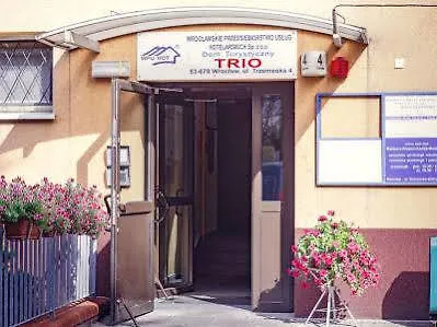 Trio Hostel *