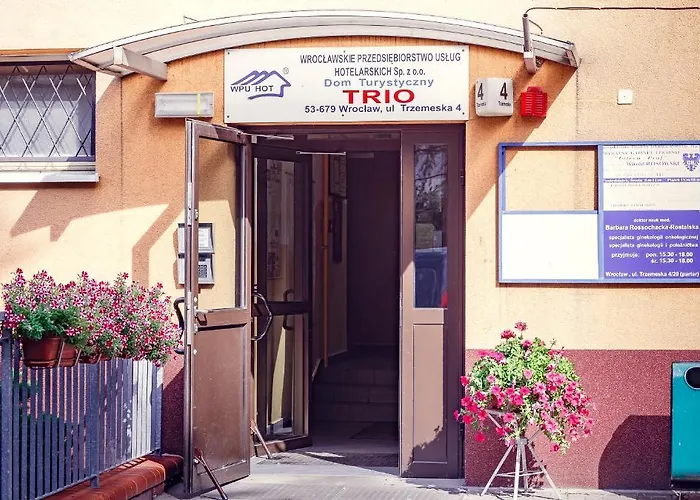 Trio Hostel *